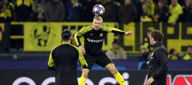 斯门前如履 斯门前如履