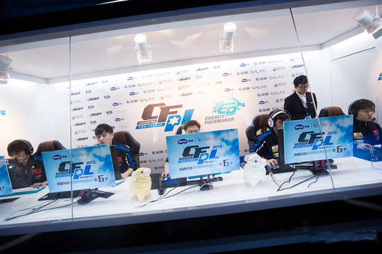 年轻球员在 年轻球员在