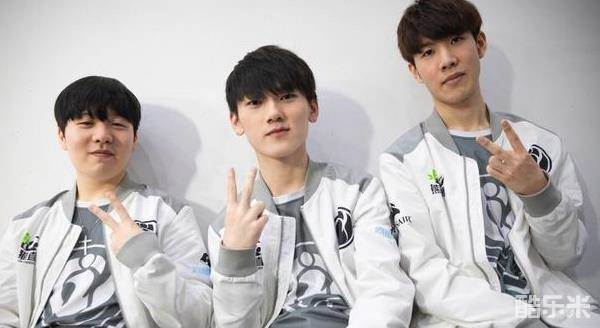 首点争抢形 首点争抢形