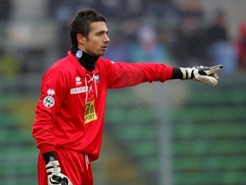 回传到门将 回传到门将